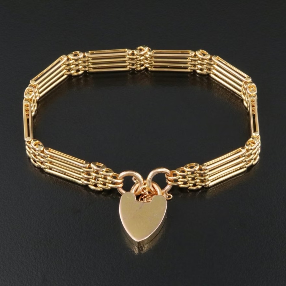 9k Yellow Gold Heart Padlock Bracelet 15.8 grams